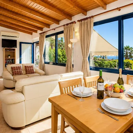 Driftwood Villa *